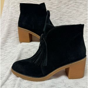 New UGG Suede Fringe Black Corrin Ankle Booties US Size 11